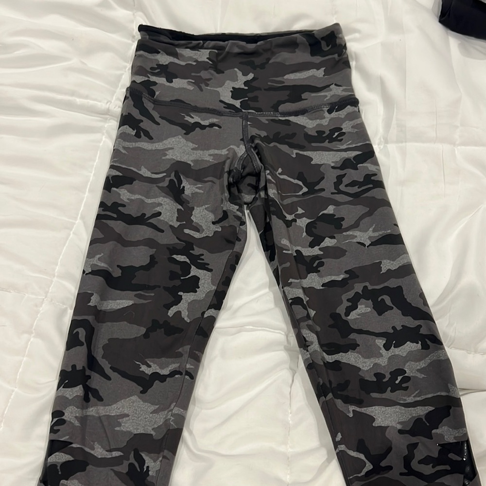 Camo leggings
